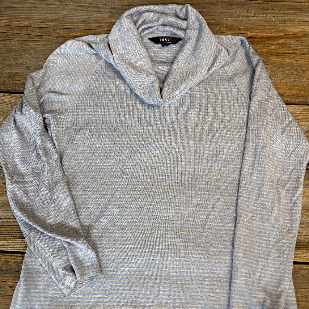 IMNYC Issac Mizrahi, Blue Gray strip turtleneck, Med, t-shirt